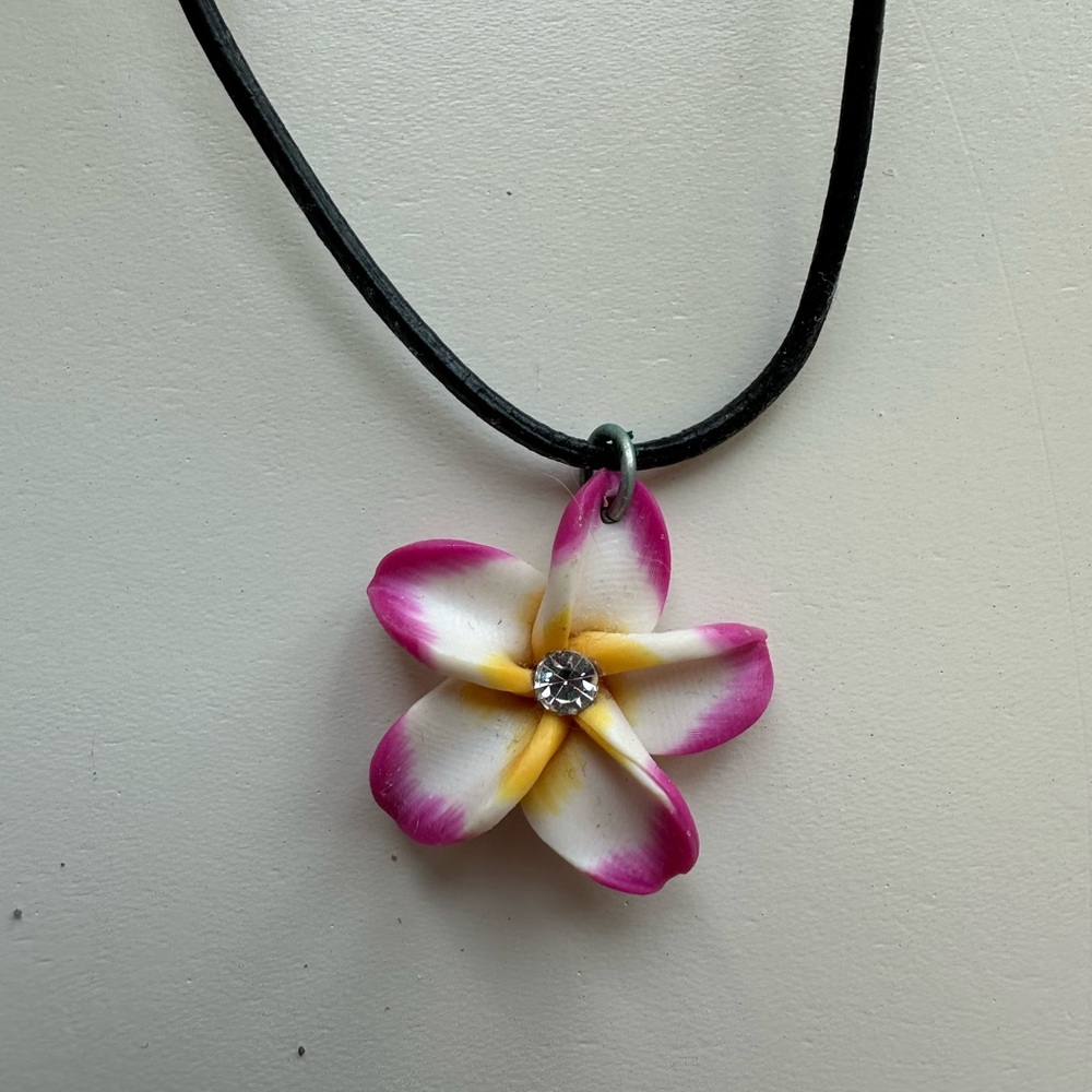 Pink and White Flower Pendant Necklace